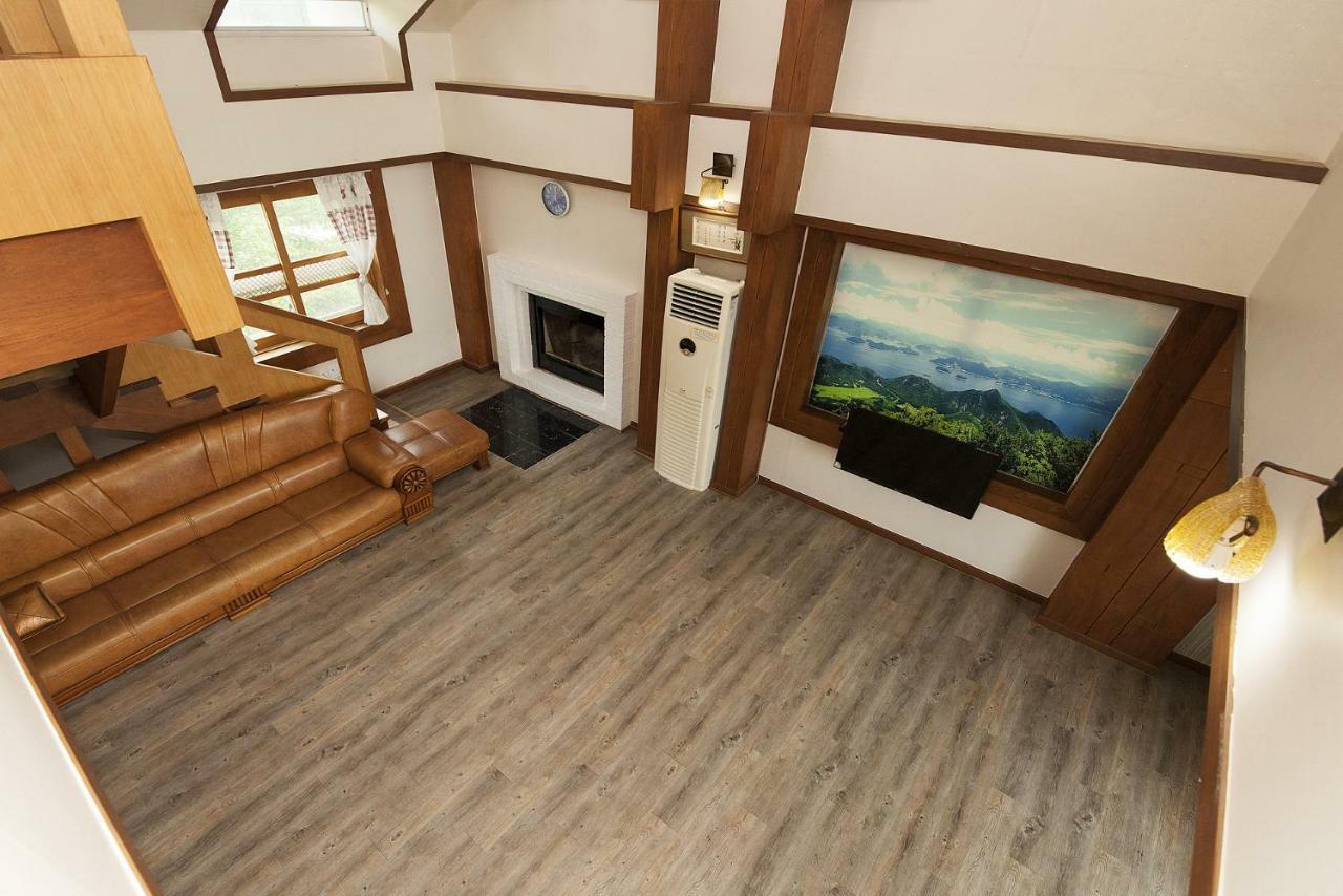 Tongyeong Paper Island Pension Bagian luar foto