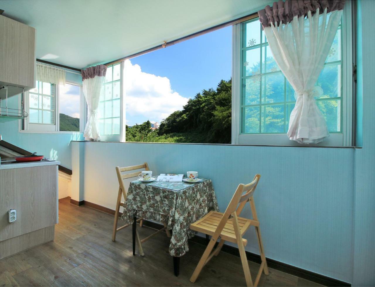 Tongyeong Paper Island Pension Bagian luar foto