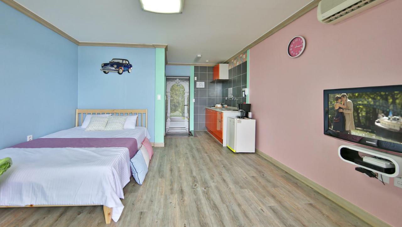 Tongyeong Paper Island Pension Bagian luar foto